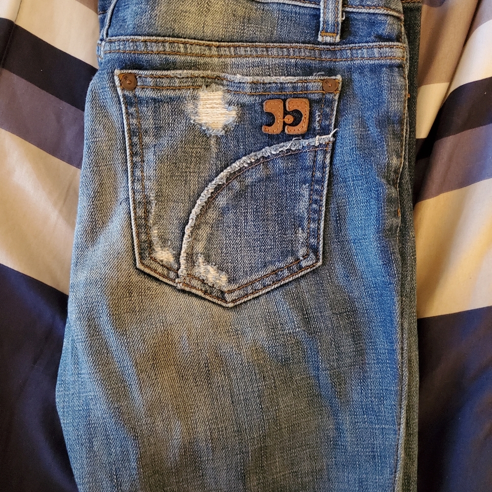 Joe's jeans size 25. Baby boot cut.